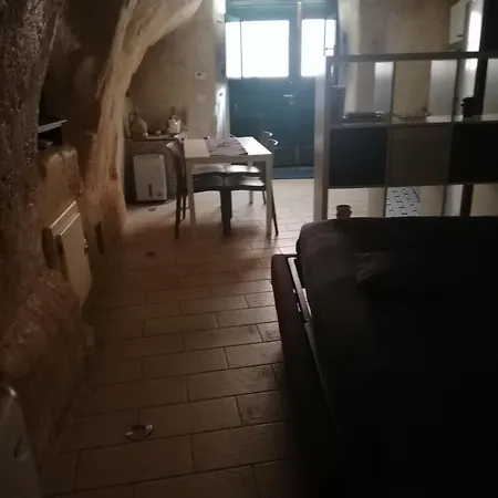 La Grotta Di Lulu * Matera